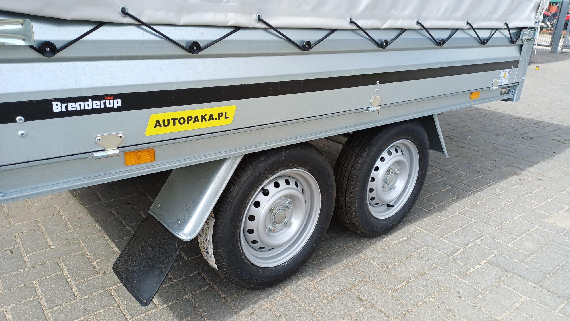 CLICK& COLLECT Przyczepka lekka dwuoosiowa Brenderup 3251stub750, 250 x 142, do 750 kg (Kopia)