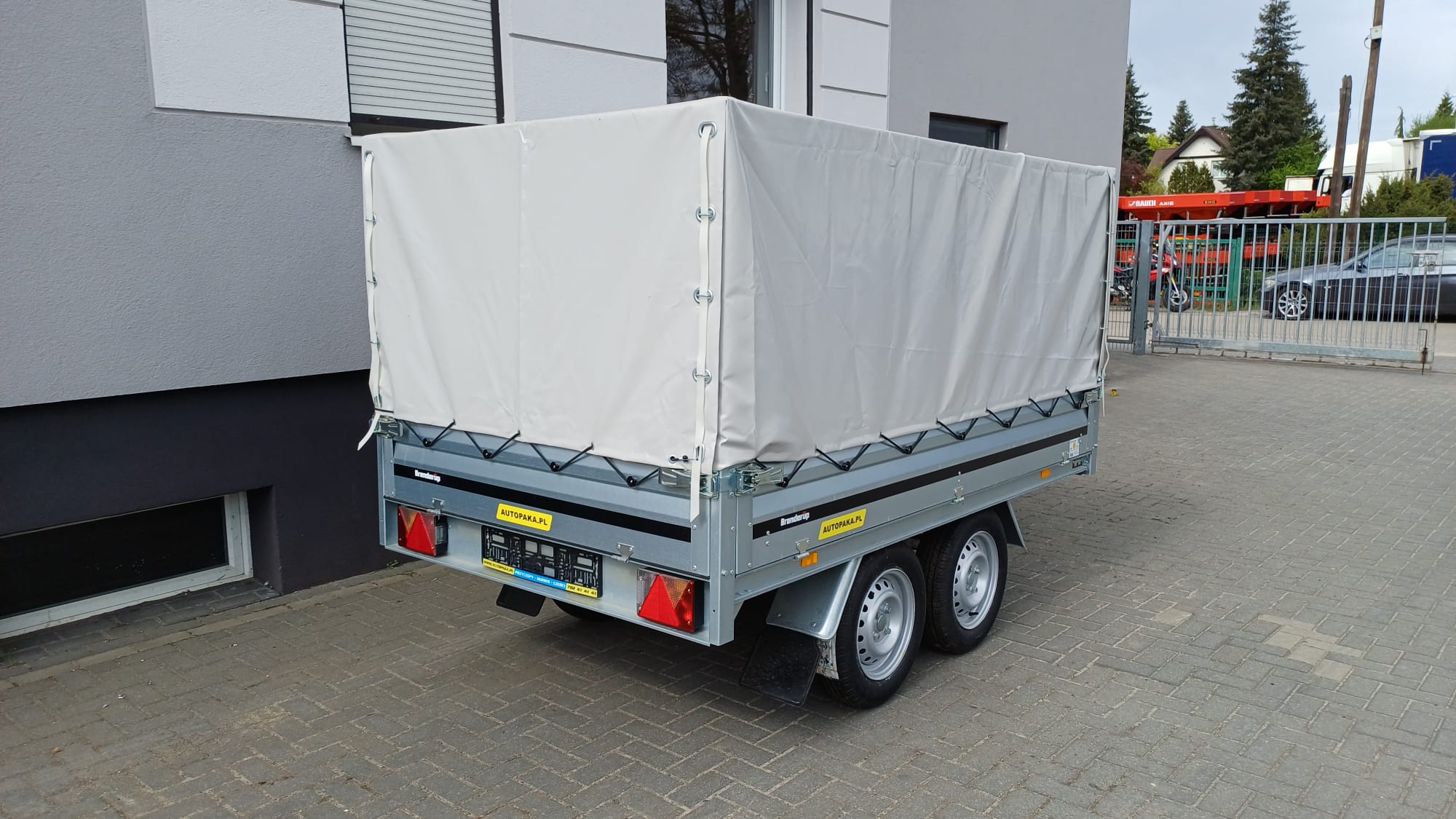 CLICK& COLLECT Przyczepka lekka dwuoosiowa Brenderup 3251stub750, 250 x 142, do 750 kg (Kopia)